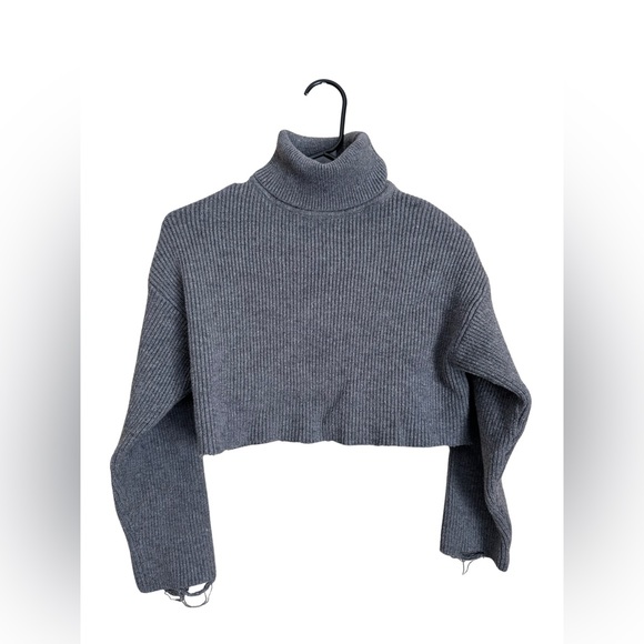 Sweaters - Cropped Turtleneck Sweater